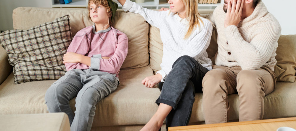 how to deal with toxic family members during the holidays
